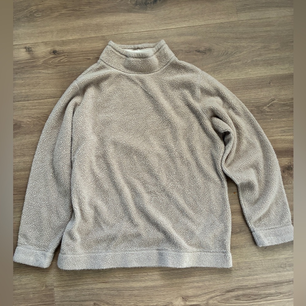 L.L. Bean woman’s tan Fleece Pullover size large
